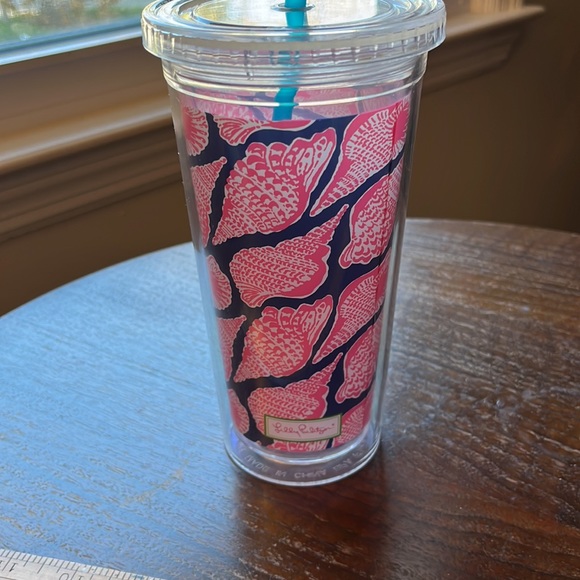 Tumbler with Straw in Cute as Shell by Lilly Pulitzer - Picture 3 of 9